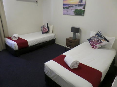 Burke & Wills Mt Isa - Accommodation Georgetown 2