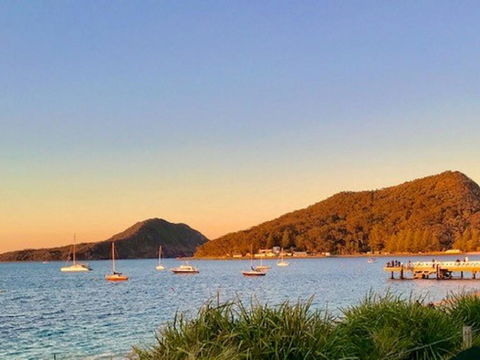 C A L M At Beautiful Shoal Bay - Accommodation Georgetown 2