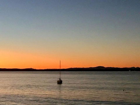 C A L M At Beautiful Shoal Bay - Accommodation Georgetown 1