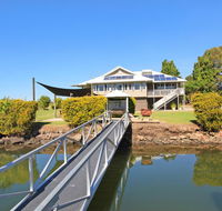 Campbell 7 - Large Queenslander on Maroochy River - Accommodation Georgetown