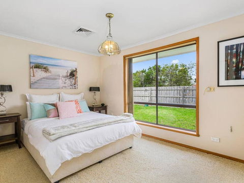 CAPEL Family Home, Large Yard, Close To Beach - Accommodation Georgetown 2