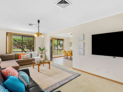 CAPEL Family Home, Large Yard, Close To Beach - Accommodation Georgetown 3