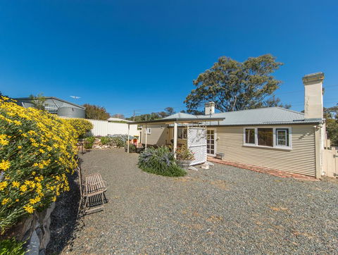 Captain Rodda's Cottage - Accommodation Georgetown 1