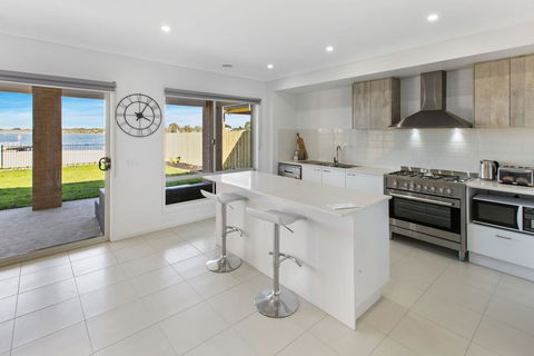 Captains Hideaway - Jetty Berth And Pet Friendly - Accommodation Georgetown 1