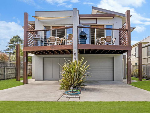 CASTWOOD VILLA No. 1 - Accommodation Georgetown 2