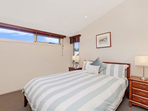CASTWOOD VILLA No.2 - Accommodation Georgetown 2
