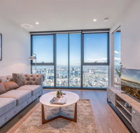 CBD Spectacular View 2 Bedroom Apt Victoria One - Accommodation Georgetown