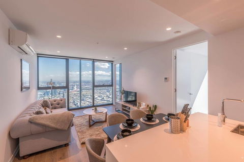CBD Spectacular View 2 Bedroom Apt @Victoria One - Accommodation Georgetown 3
