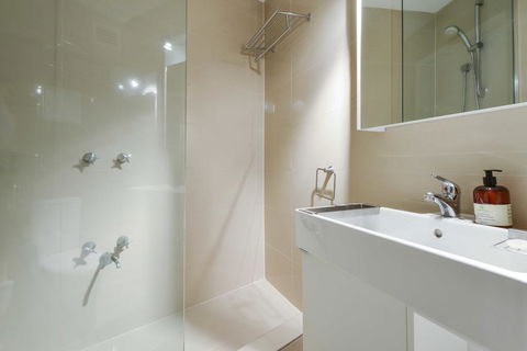 CBD Vistas - StayCentral - Accommodation Georgetown 2