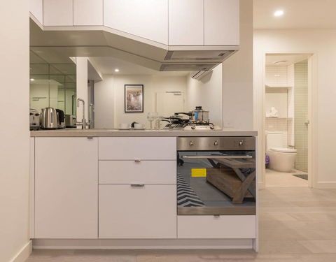 Central 2 Bedroom Deluxe Apartment@La Trobe Tower - Accommodation Georgetown 3