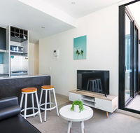Central and Modern Apartment in Melbourne CBD - Accommodation Georgetown