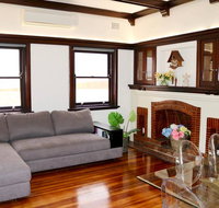 Charming  Cosy Home With City Views - Accommodation Georgetown
