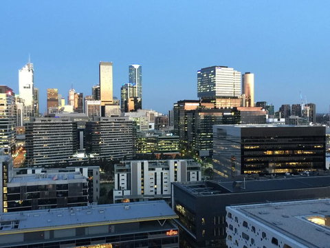 Chic, Modern & Stylish.Stunning Views,Free Parking - Accommodation Georgetown 3