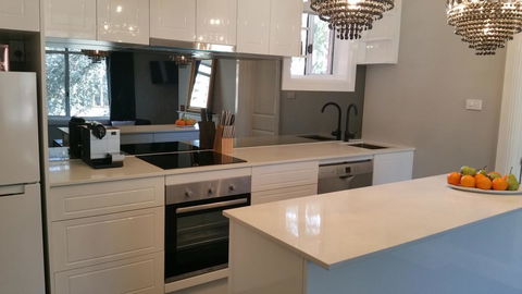 City Life Apartment-full Kitchen & Separate Bedroom - Accommodation Georgetown 2