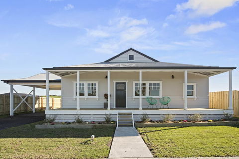 Cloverdale Cottage - Accommodation Georgetown 0