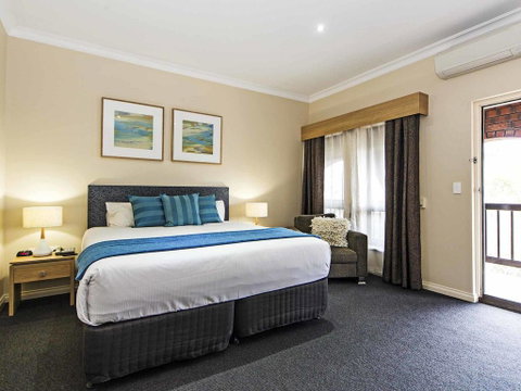 Comfort Inn & Suites Sombrero - Accommodation Georgetown 0