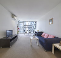 Convenient  Modern 1 Bed Apartment Docklands - Accommodation Georgetown