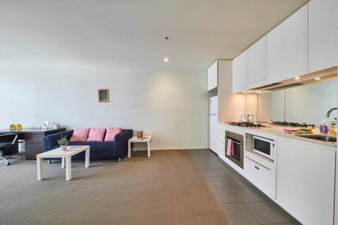 Convenient & Modern 1 Bed Apartment Docklands - Accommodation Georgetown 3