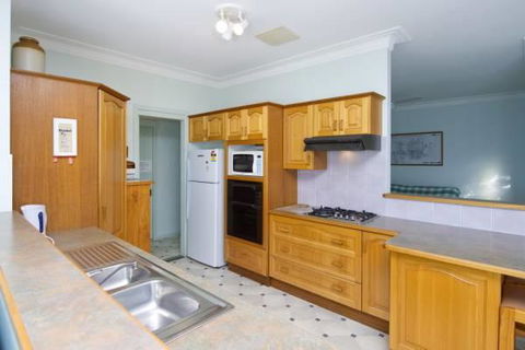 Cook St 4 - Salamander Bay - Accommodation Georgetown 3