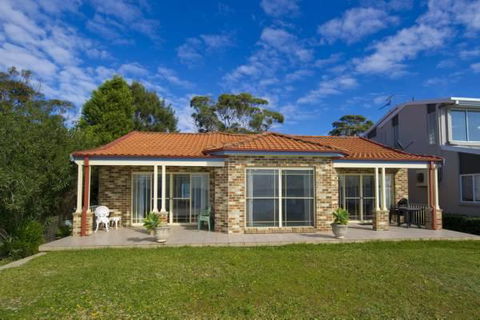 Cook St 4 - Salamander Bay - Accommodation Georgetown 1