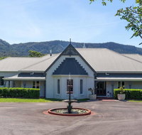 Cowley House - stunning entertainer views pool - Accommodation Georgetown