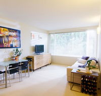 Cozy One Bedroom Apartment in Waverton - Accommodation Georgetown
