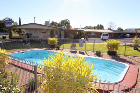 Cross Roads Motel - Accommodation Georgetown 0