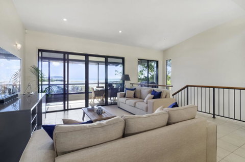 Currumbin Beachside Holiday Home - Accommodation Georgetown 2