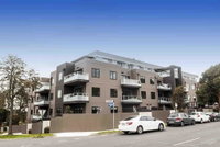 Deakin 2Bed 2Bath and Free parking