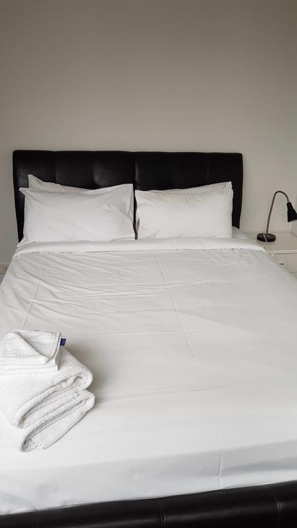 Docklands 1201p 2bed 1bath Water View - Accommodation Georgetown 3