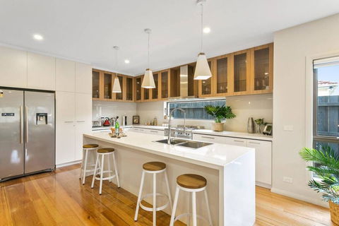Dromana 300m Beach Shops And Cafes Table Tennis - Accommodation Georgetown 1
