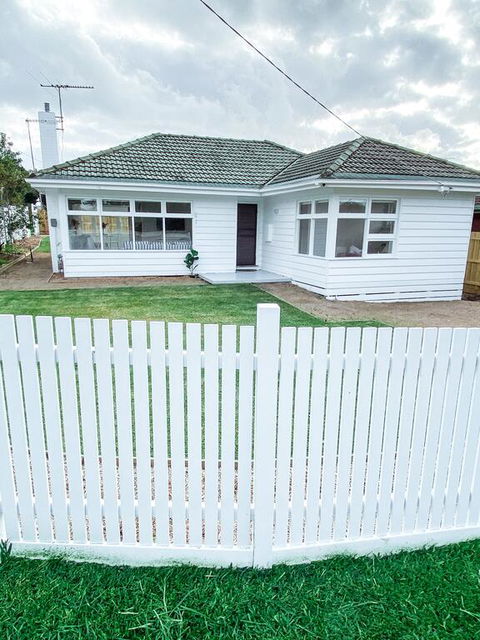 Dromana Beach House - Accommodation Georgetown 3