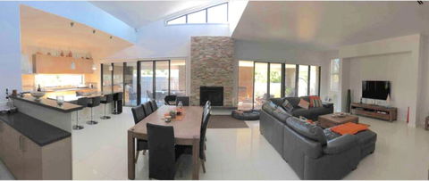Dromana Spacious Family Getaway Indoor Outdoor Living - Accommodation Georgetown 0