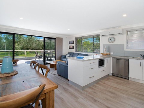 East Light - Accommodation Georgetown 1