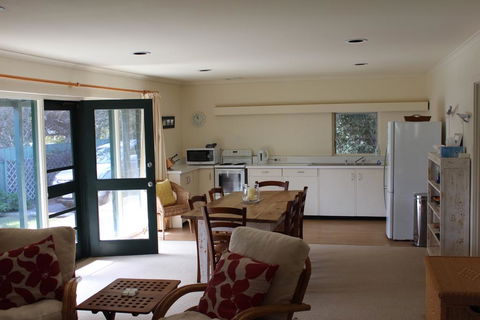 East Street Retreat - Accommodation Georgetown 2