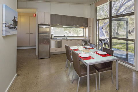 Ecocrackenback 16 - Sustainable Chalet Close To The Slopes - Accommodation Georgetown 3