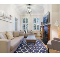 Elegant Renovated Terrace Close To City - Accommodation Georgetown