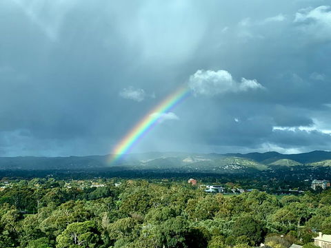 Exclusive Parkland Living Adelaide Central - Accommodation Georgetown 1