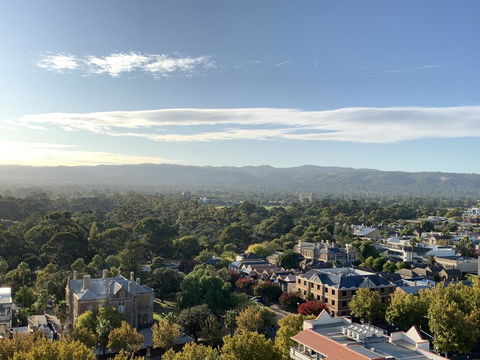 Exclusive Parkland Living Adelaide Central - Accommodation Georgetown 3