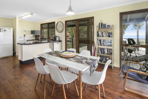 Eyrie - Accommodation Georgetown 3