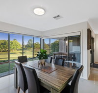 Fairway Village  Windaroo Lakes Golf Club - Accommodation Georgetown