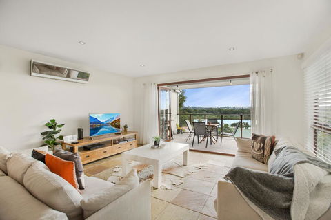 Family House With BBQ Deck, Water View And Parking - Accommodation Georgetown 1