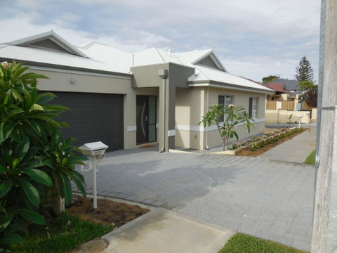 Frangipani Villa Innaloo - Accommodation Georgetown 2