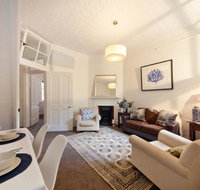 FUN TIMES in HUGE house 1 minute to SYDNEY HARBOUR - Accommodation Georgetown