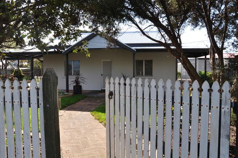 Girraween House - Accommodation Georgetown 0