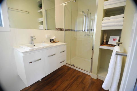 Gisborne Peak Winery Cottages - Accommodation Georgetown 3