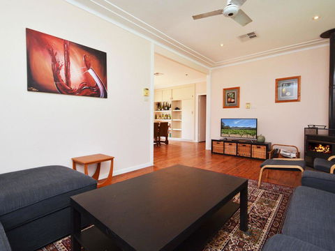 Glandore Estate Vineyard Homestead Onsite Cellar Door + Walk To Restaurants Incl EXP - Accommodation Georgetown 0