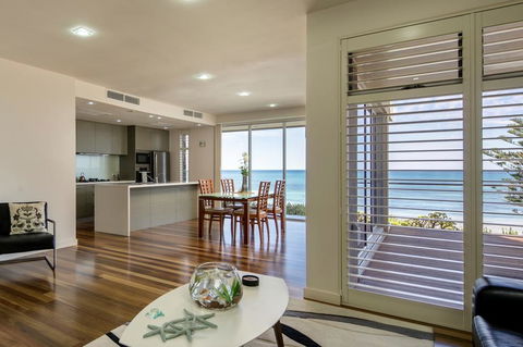 Glenelg Absolute Beachfront - One Of Only Two Homes - Accommodation Georgetown 0