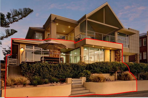 Glenelg Absolute Beachfront - One Of Only Two Homes - Accommodation Georgetown 1