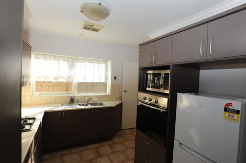 Glenelg Holiday Apartments-Colonial Square - Accommodation Georgetown 3
